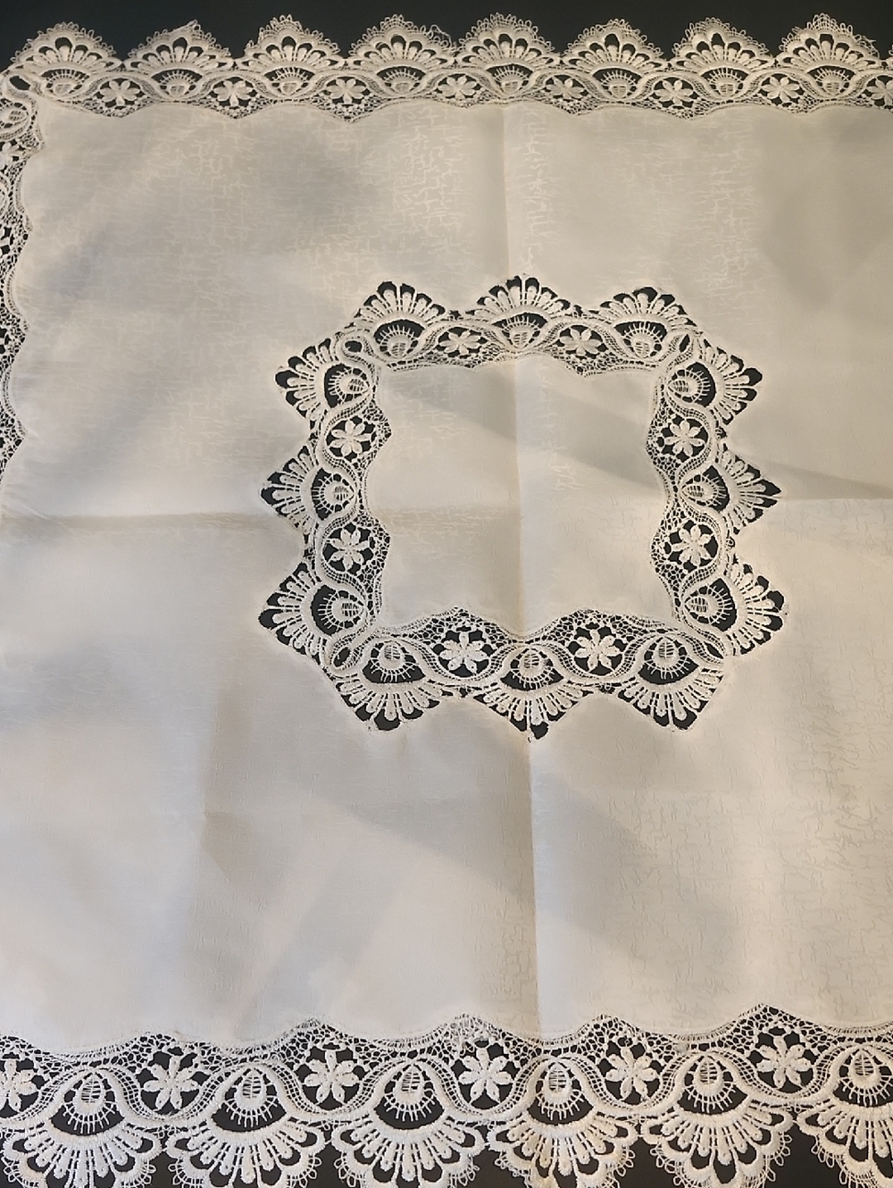 Table Cloth - Picture 5 of 6